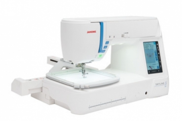 Janome Skyline S9